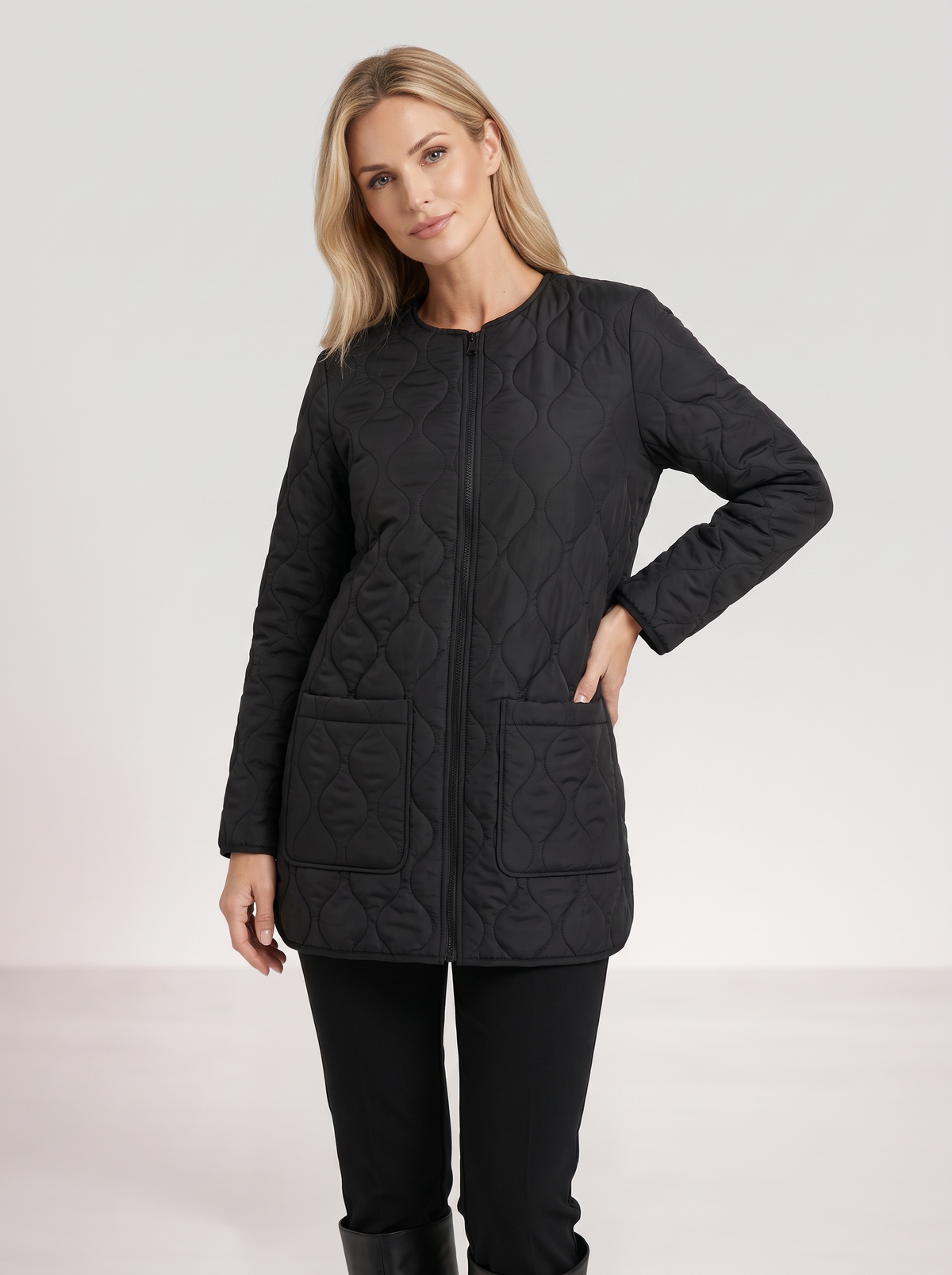 Women's Collarless Quilted Jacket in Square Pocket Black