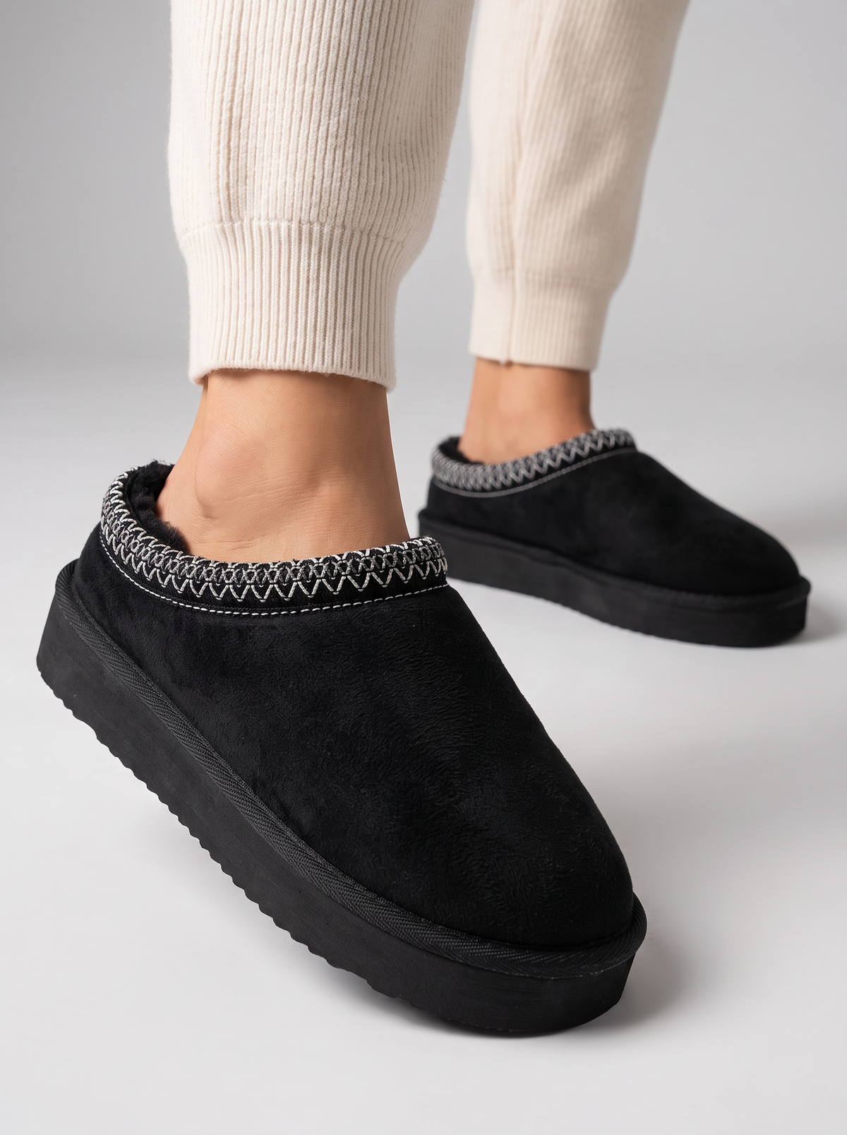 Women's Slippers – Cosy Plush Closed Toe Slip-On Slippers, Indoor & Outdoor – Covert Club product photo 4
